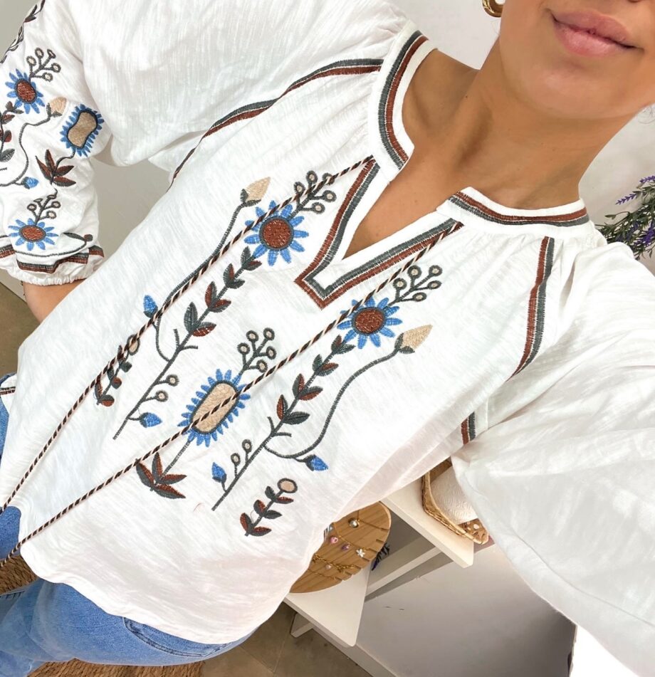 Camisa Flores  Bordadas