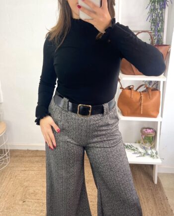 Suéter Fruncido Negro